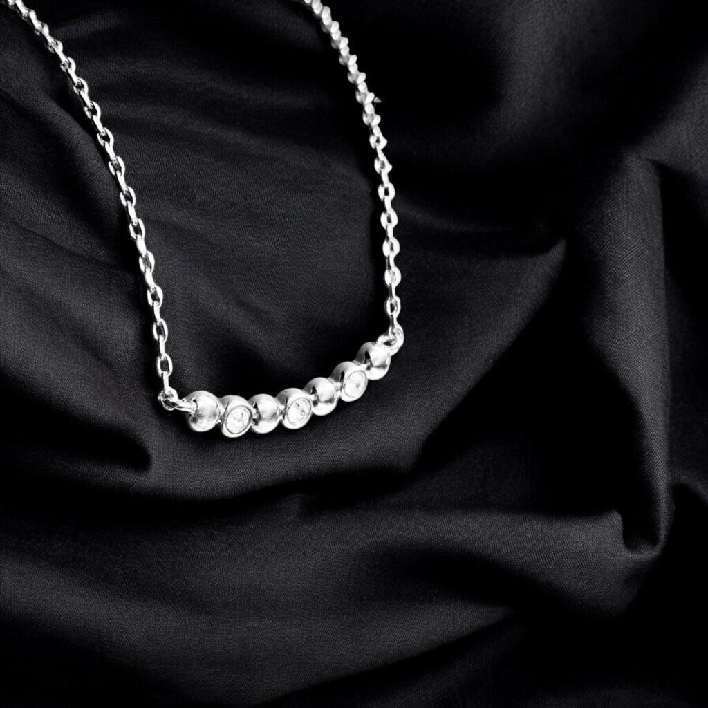 Pendentif Mesmera plaqué or blanc