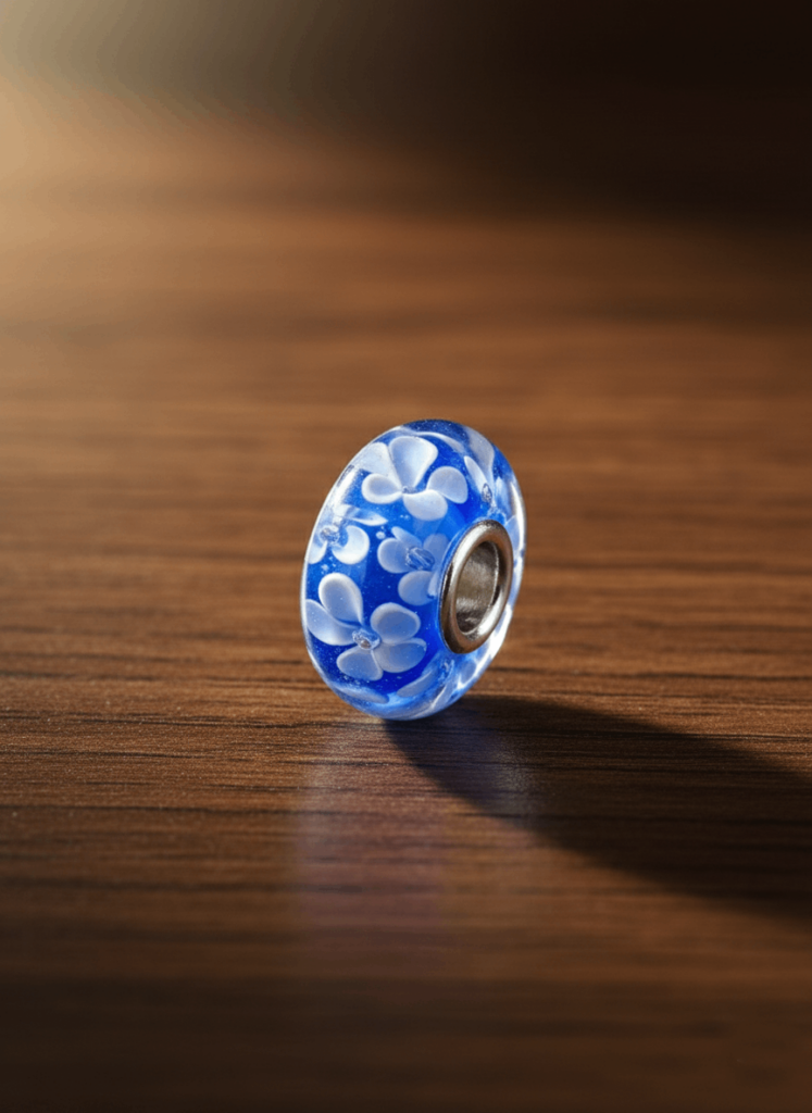 CHARM rond resine bleue fleurie