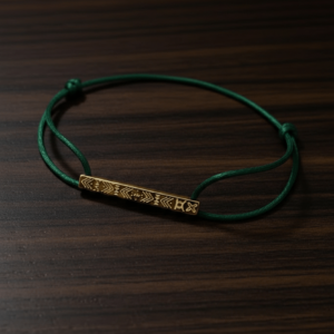 Oheneba Vert Banco  Bracelet à corde fine – Plaqué or